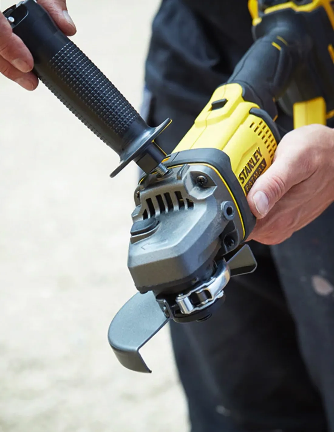 STANLEY FatMax Kit SVK203 (SFMCH900 + SFMCG400 + 2 x 4,0 Ah + Chargeur + 2 x TSTAK II)